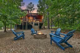 Cabin Retreat with Spa, Fire Pit & Games - Sleeps 4