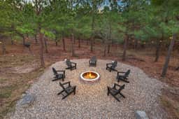 Over the Pines! Fantastic Views! Hot Tub-Firepit!