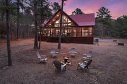 Sundance Lodge! Secluded! Hot Tub-Firepit-Playset!