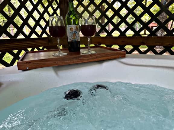 Casino Close! Hot Tub-Firepit-Pool Table Sleeps 14