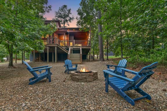 Cabin Retreat with Spa, Fire Pit & Games - Sleeps 4