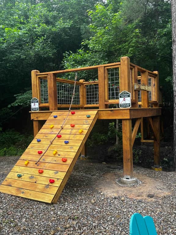New! Hang Loose! Hot Tub, Firepit, Arcade, Playset