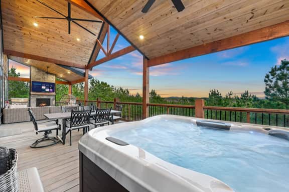 Over the Pines! Fantastic Views! Hot Tub-Firepit!