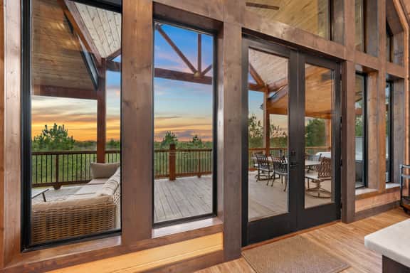 Over the Pines! Fantastic Views! Hot Tub-Firepit!