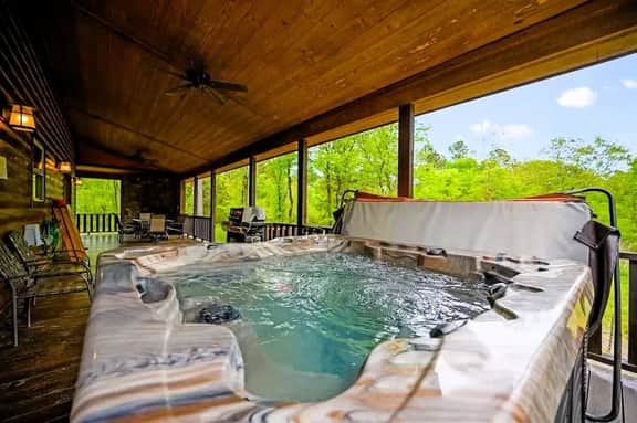 Cul-de-sac Cabin - Pool Table-Hot tub-Pet Friendly