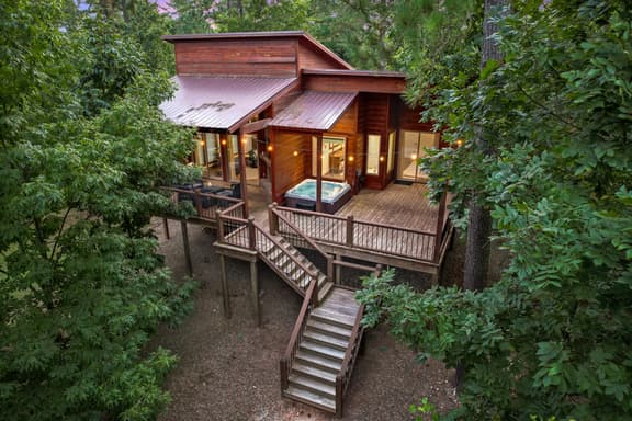 Cabin Retreat with Spa, Fire Pit & Games - Sleeps 4