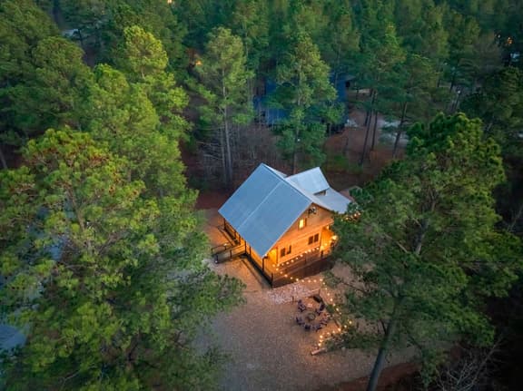 New! Eagle Hollow! Hot Tub-Arcade-Foosball-Firepit