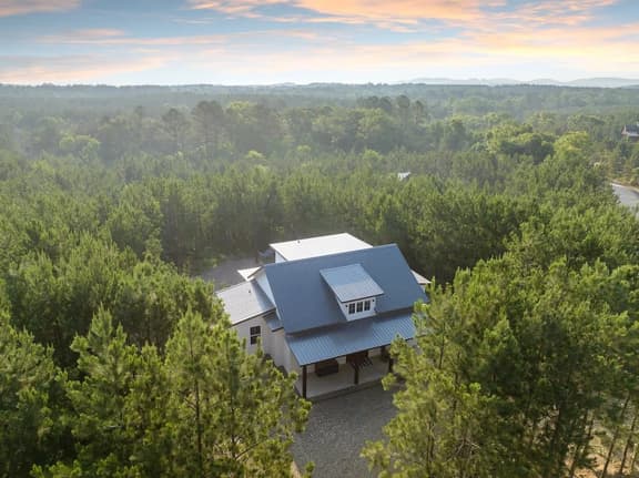 Naked Bear Retreat! Hot Tub! Arcade! Playset!