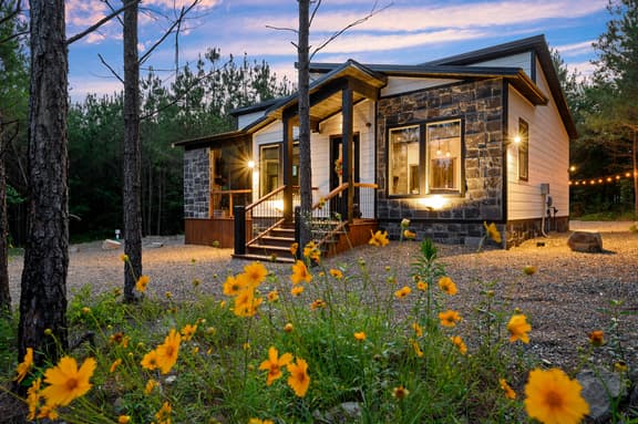 New! At Ease Romantic Honeymoon Cabin Hot Tub