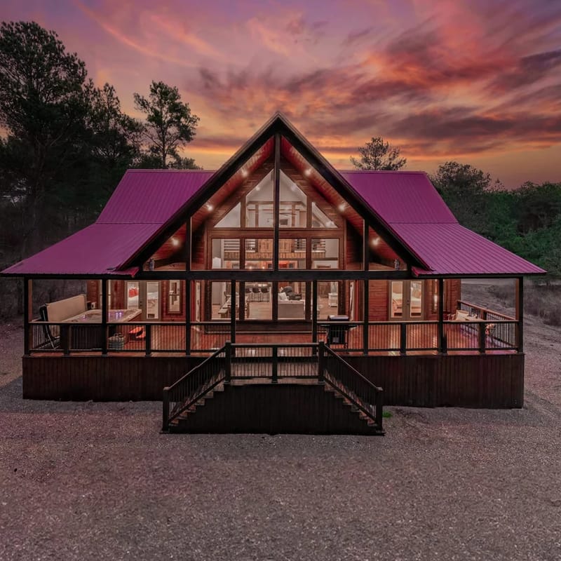 Sundance Lodge! Secluded! Hot Tub-Firepit-Playset!