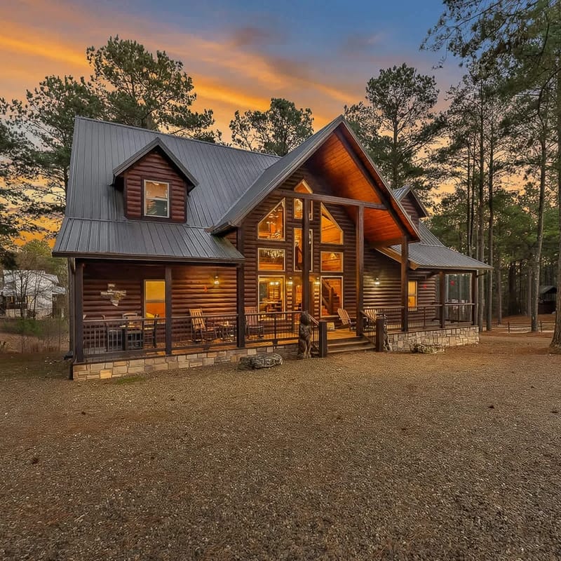 New! Answered Prayers! Pond! Hot Tub! Sleep 22!
